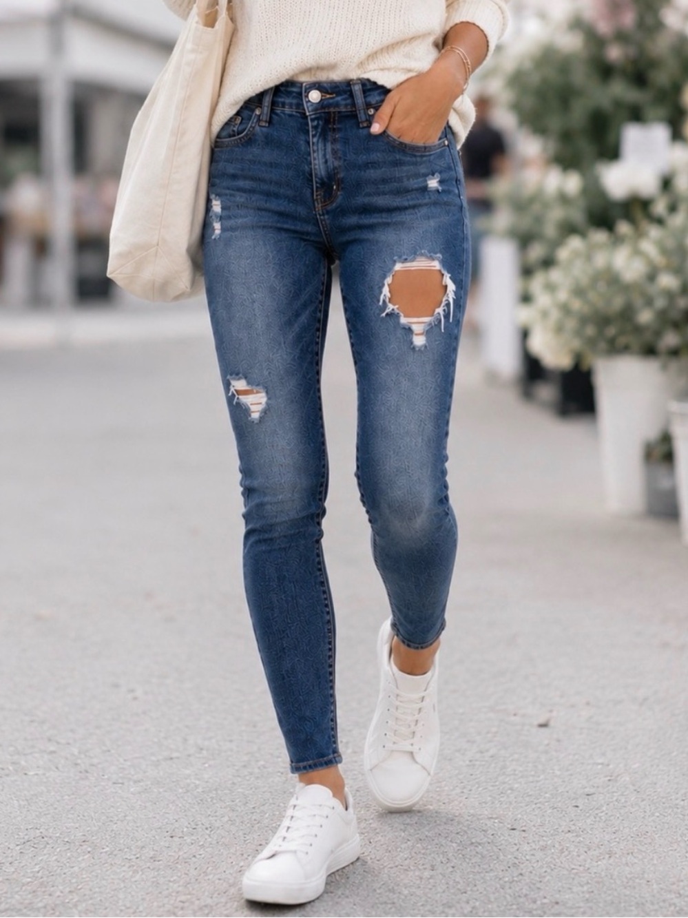 AG Skinny Jeans The Legging Ankle Distressed Dark Wash Ripped Knee Size 28